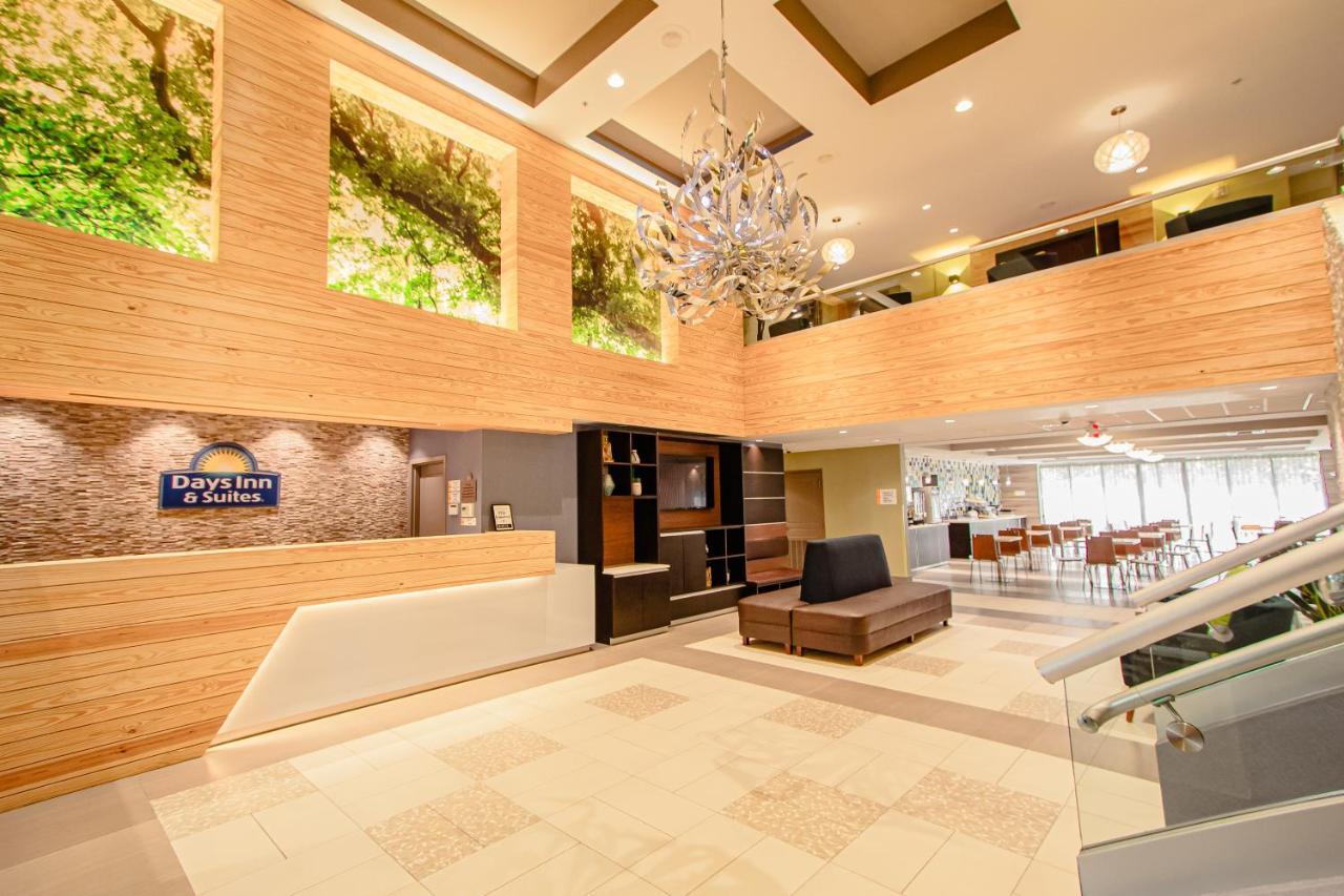 Days Inn & Suites By Wyndham Fort Myers Near Jetblue Park Eksteriør billede