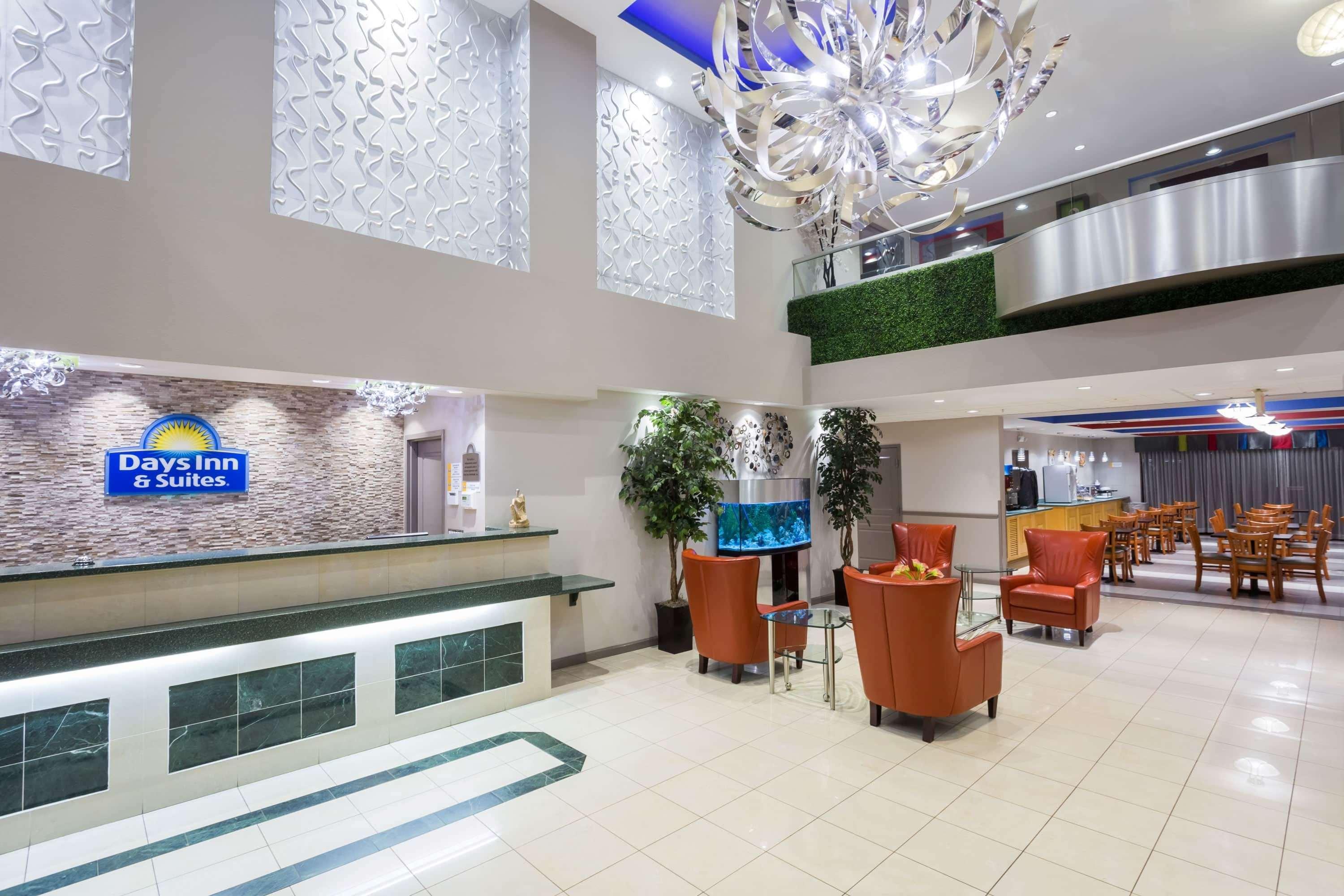 Days Inn & Suites By Wyndham Fort Myers Near Jetblue Park Eksteriør billede