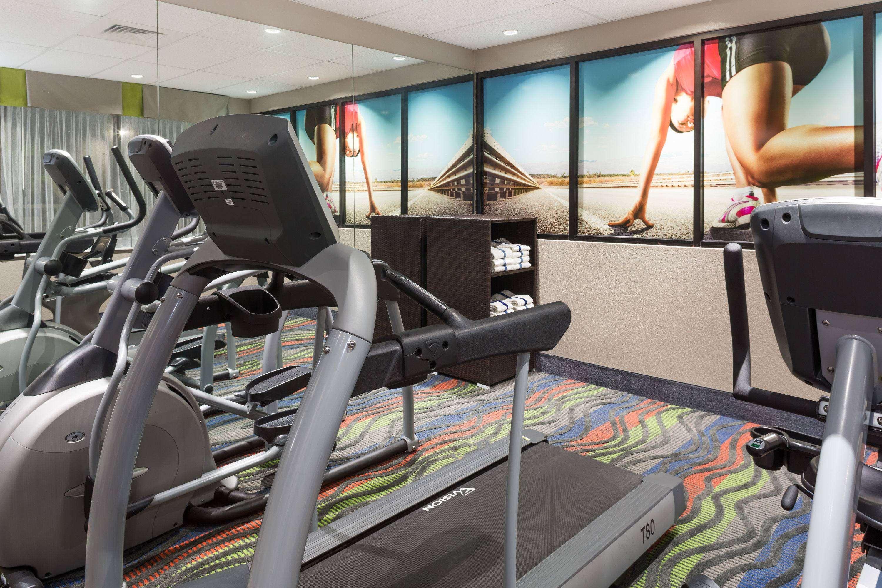 Days Inn & Suites By Wyndham Fort Myers Near Jetblue Park Eksteriør billede