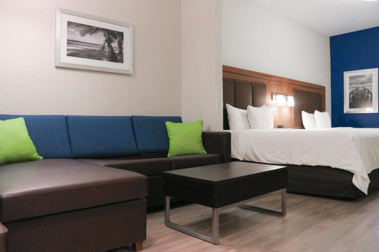 Days Inn & Suites By Wyndham Fort Myers Near Jetblue Park Eksteriør billede