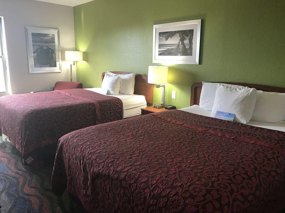 Days Inn & Suites By Wyndham Fort Myers Near Jetblue Park Eksteriør billede